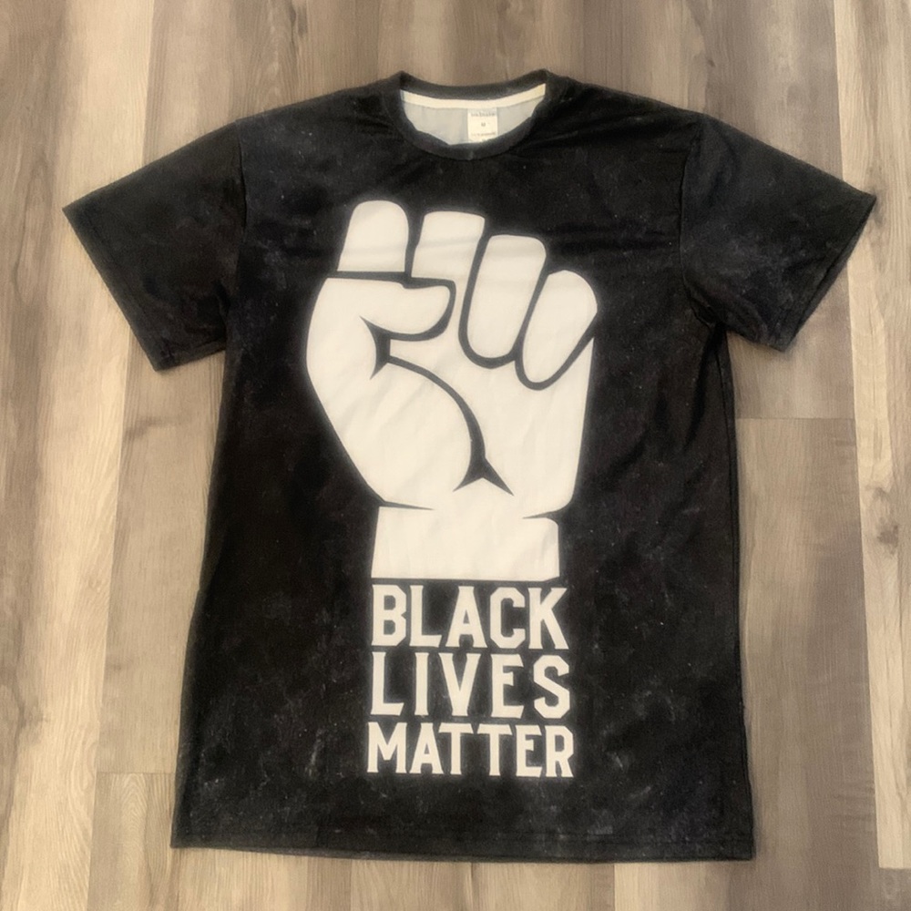Black Lives Matter BLM Fist Ink Shake size medium M graphic tee shirt RARE